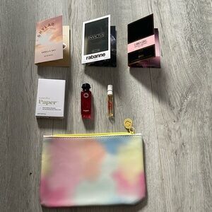 Lot of perfumes with pouch